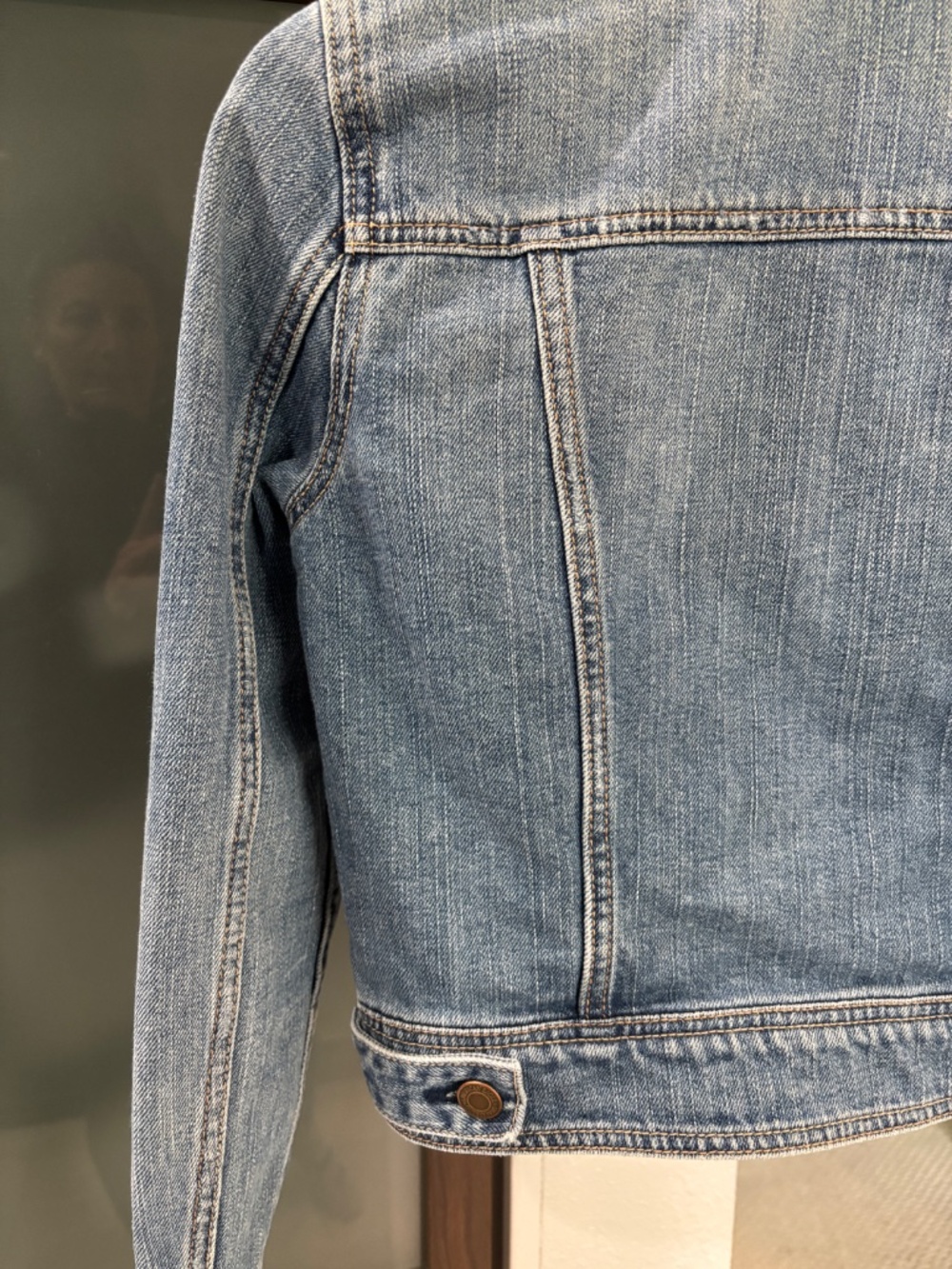American Eagle Outfitters Classic Denim Jacket - Size XS - Picture 7 of 9